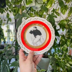 KINKY PLATE - SERVING ASS
