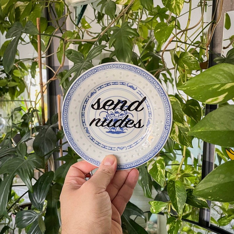 KINKY PLATE - SEND NUDES